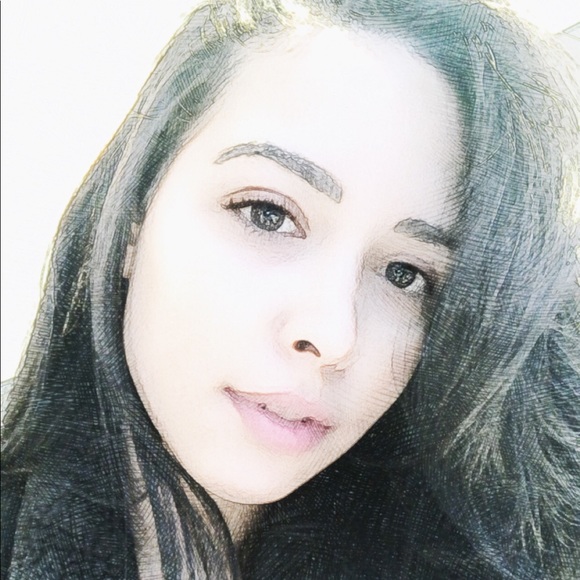 Meet your Posher, Giselle - Picture 1 of 1